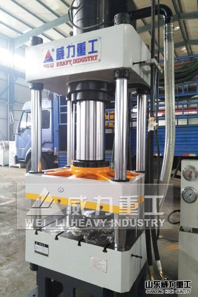 YW32-200噸四柱油壓機生產(chǎn)廠家